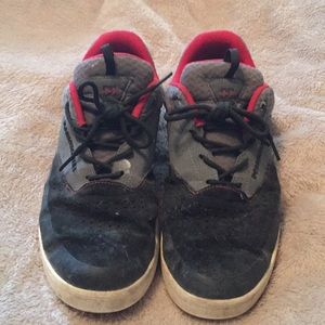 DC men’s shoes 11.5